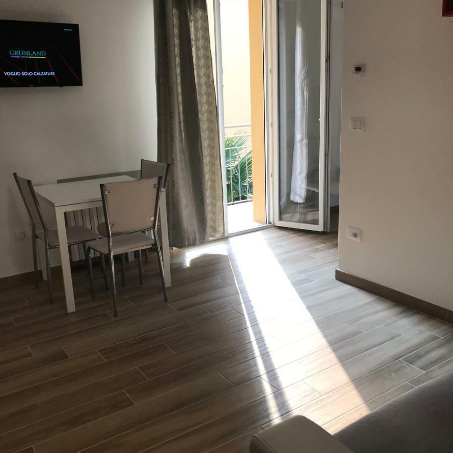 Santa Croce,14 Apartments Болонья Екстер'єр фото