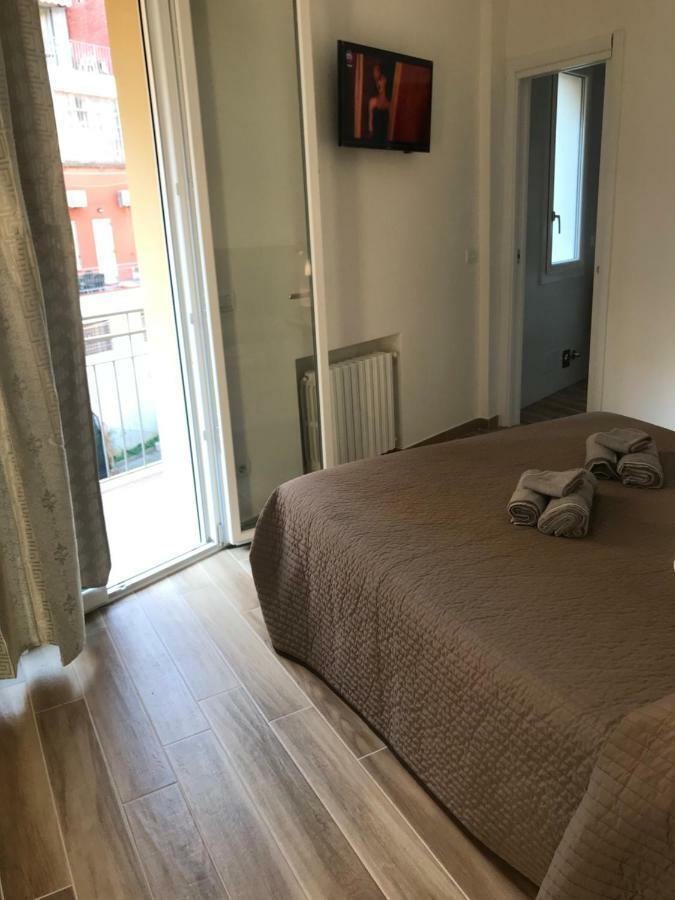 Santa Croce,14 Apartments Болонья Екстер'єр фото