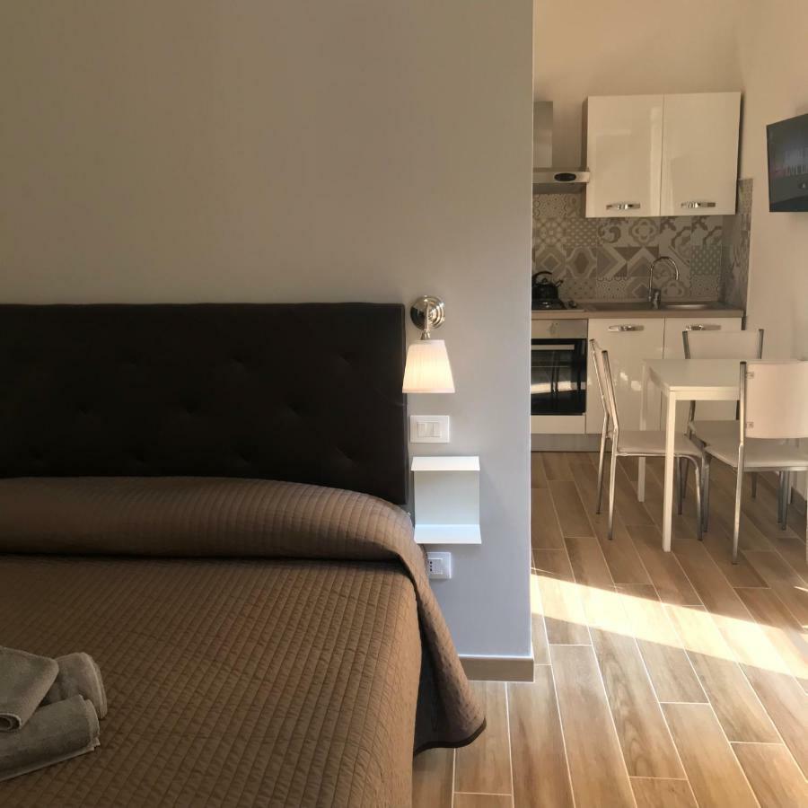 Santa Croce,14 Apartments Болонья Екстер'єр фото